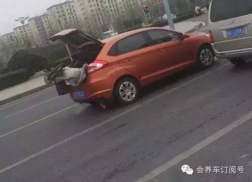 跟车太贴闯红灯违章_违章高发星期_最容易忽视的7种违章